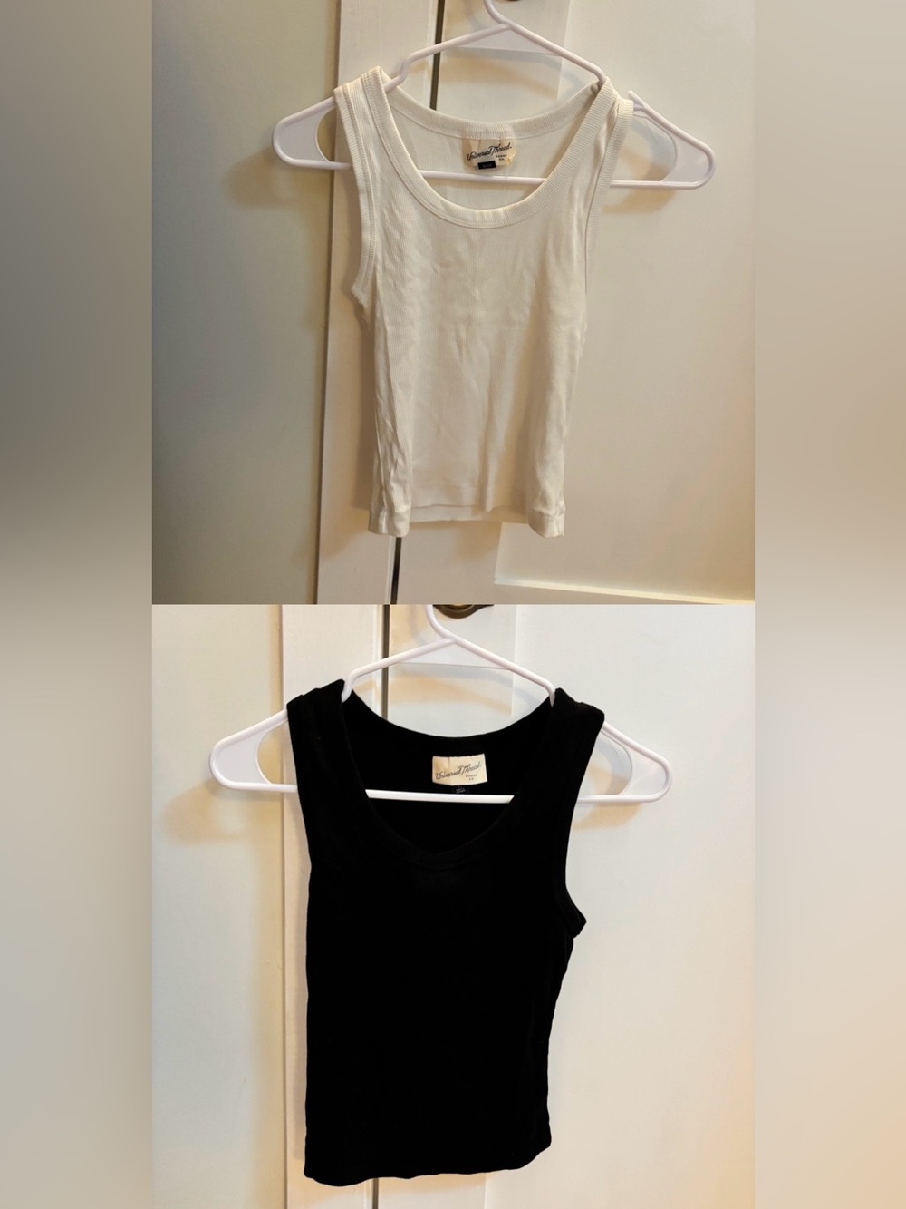 Universal Thread White and black Ribbed Scoop Tank